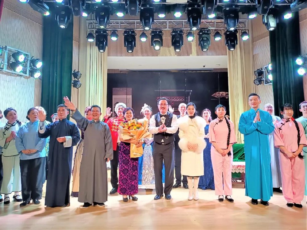 雙雄醉為文化襄陽添彩，襄陽武漢兩地戲劇聯(lián)袂、詩歌朗誦交流演出圓滿成功！