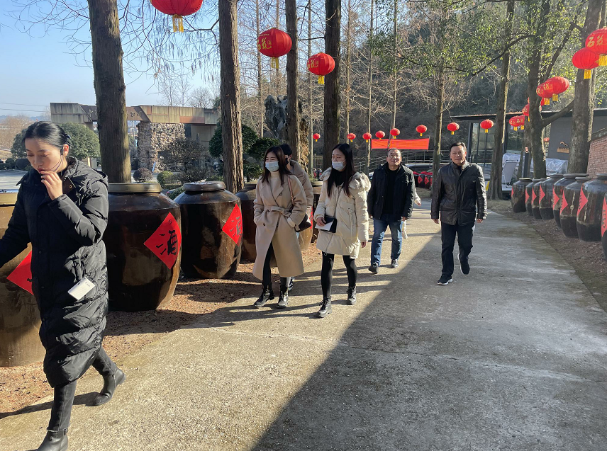 健康白酒掀新潮，專業(yè)電商服務團隊慕名來訪，共謀線上發(fā)展之路！
