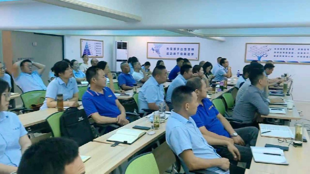 搶抓機遇，守正出奇，石花雙雄醉召開2022贏戰(zhàn)中秋誓師暨升學宴表彰大會