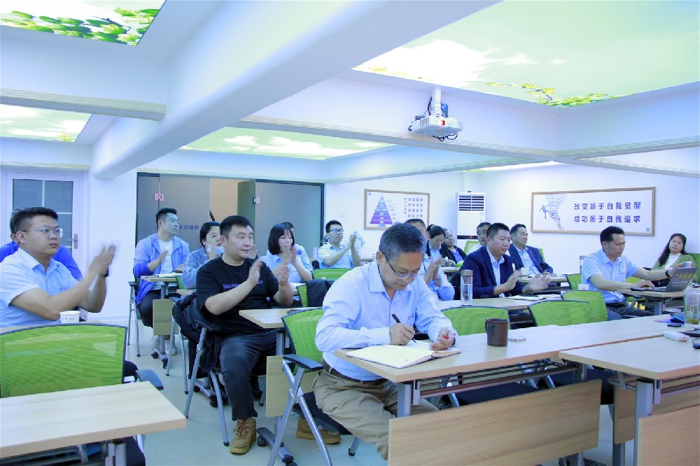 堅定沖刺首季目標，石花雙雄醉召開5月經營工作會議