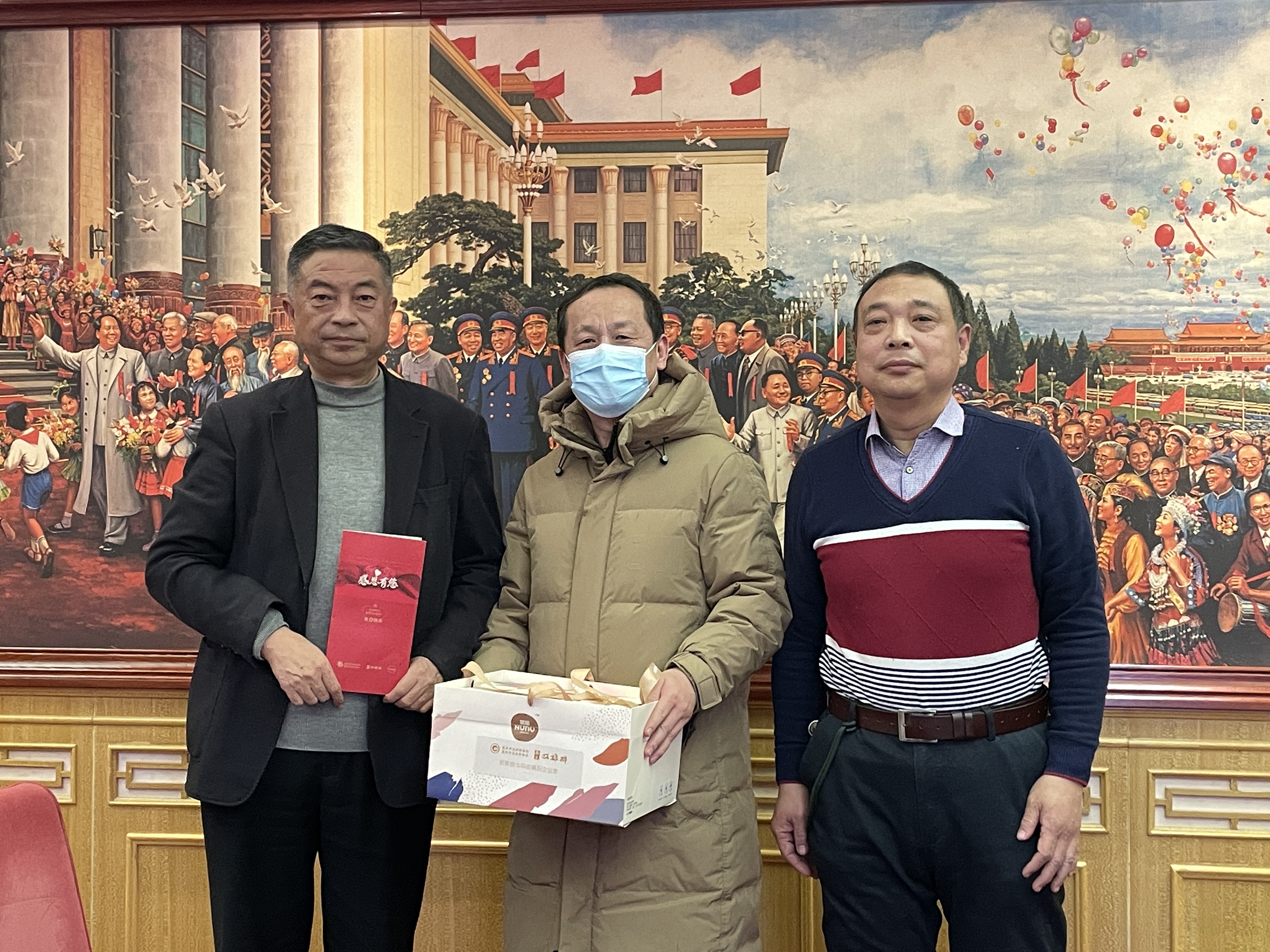 【雙雄醉贊助襄陽(yáng)企業(yè)家暖心工程系列報(bào)道】企業(yè)家謝華、彭明、岳平、陳志江、梁元龍、王濤、林建秋、陳國(guó)洪、楊華等收到暖心生日